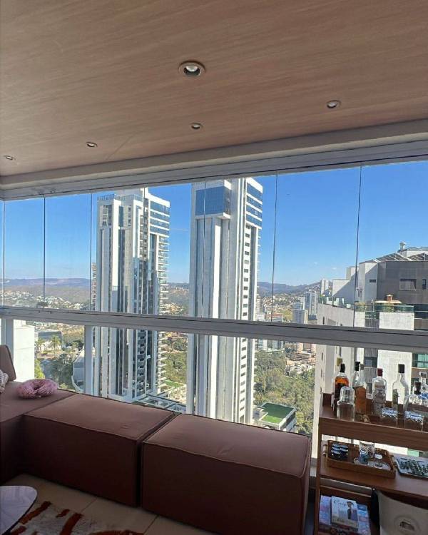 Pinho Chileno Revestimento de Vinil Autoadesivo